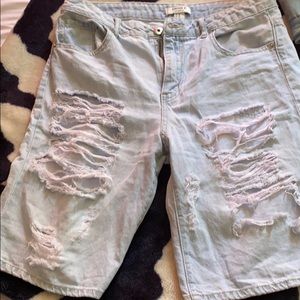 Jean shorts distressed 💙